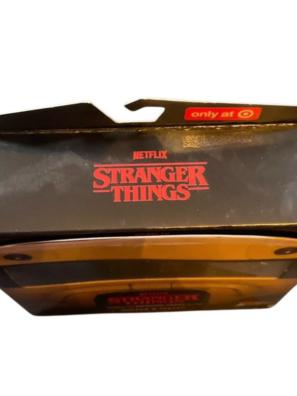 Netflix Stranger Things Hopper & Eleven Action Figure Set - Yellow - Picture 9 of 10